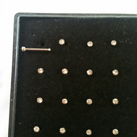Nose studs - Picture 2 of 3